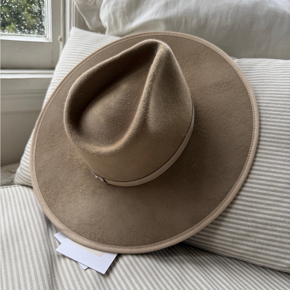 NWT Janessa Leone Skyler Hat Wheat Size Medium